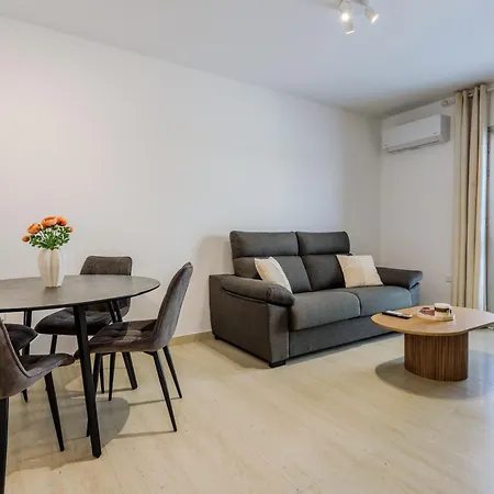 Seaside Elegant 1br Flat In Prime Location פאפוס